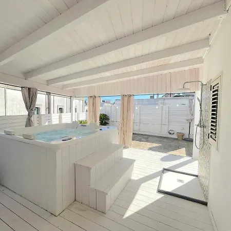 In Apartment Specchia