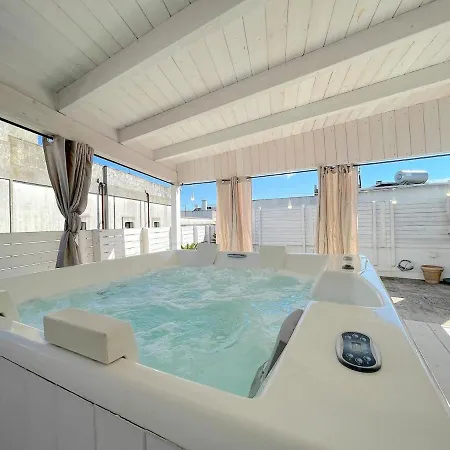 Apartment In Specchia