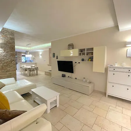 Apartment In Specchia